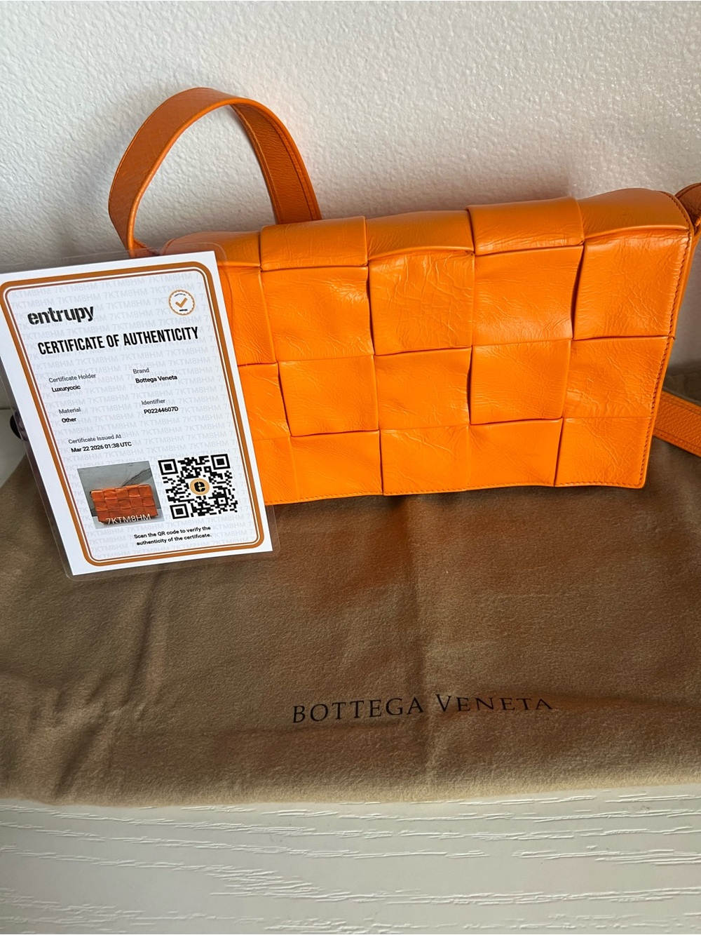 Bottega Veneta Orange Intrecciato Casette Leather Shoulder Bag - Picture 2 of 13